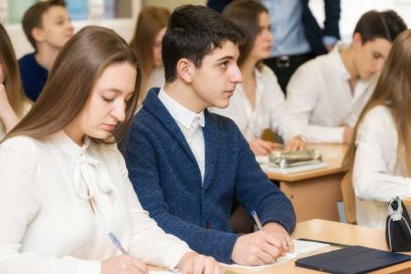 Школьников Волгоградской области приглашают на конкурс Минпросвещения