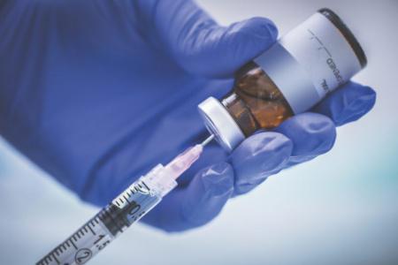 Антитела выявлены у четырех испытателей вакцины от COVID-19 центра "Вектор"