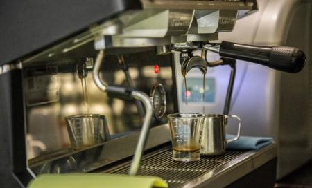 Ученые: чай и кофе способны снизить риск смерти от коронавируса