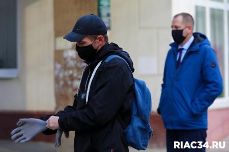В Волгограде посетителей бизнес-центра без масок и перчаток вызвали на профилактическую беседу