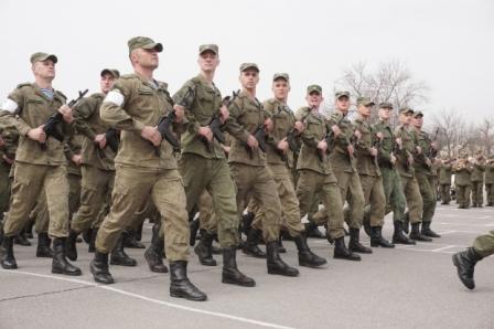 Военные в Волгограде готовятся к праздничному параду 9 мая
