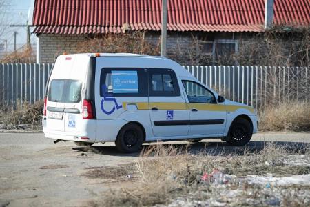 В Волгоградской области мобильные бригады бесплатно довозят пожилых селян в медучреждения