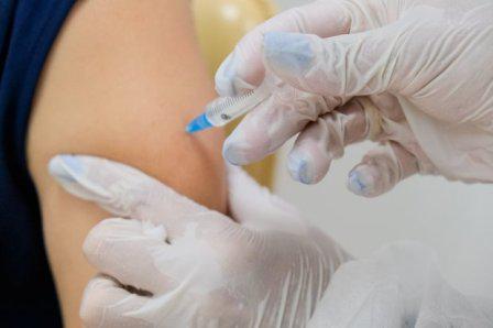 Волгоградцы сделали уже более 1,5 миллиона прививок от коронавируса