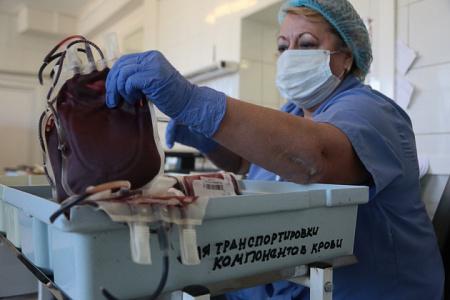 В Волгоградской области инфекционным госпиталям выдано для переливания более одной тысячи литров антиковидной плазмы