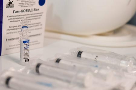 В медучреждения Волгоградской области доставляют вакцину от COVID-19