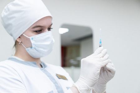 В прививочные пункты волгоградского региона поступила новая партия вакцины от COVID-19