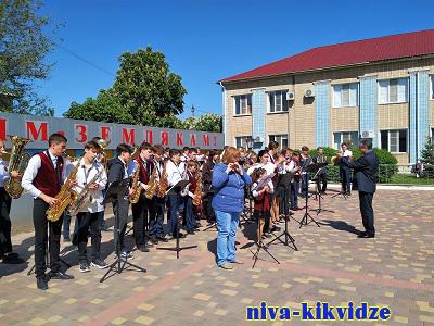 В День Победы в Преображенской выступил образцовый детский духовой оркестр