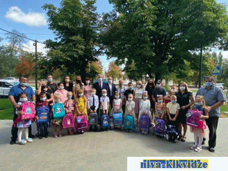 «Единая Россия» запускает акцию «Собери ребёнка в школу» в регионах России и на Донбассе