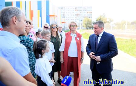 Открыта новая школа в Волгограде, отстроил которую участник нацпроекта «Производительность труда»