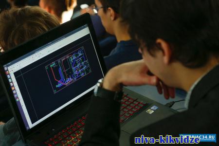 Волгоградские вузы приглашают школьников на бесплатные курсы программирования