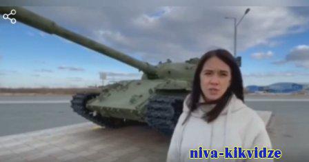 Женщины по всей России записывают видеообращения к российским военным. Трогательный флешмоб движения "Катюша"