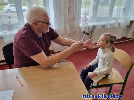 Волгоградские врачи приступили к медосмотрам детей в Станично-Луганском районе ЛНР