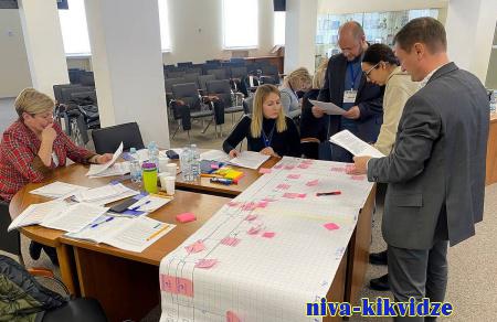 В Волгограде эксперты ФЦК обучили сотрудников исполнительной власти улучшению офисных процессов