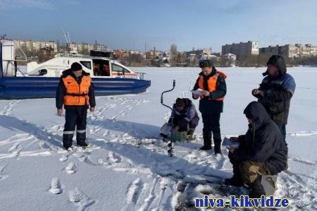 В Волгоградской области проходят рейды по местам зимней рыбалки