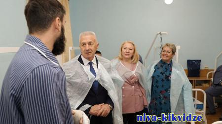 Депутаты Волгоградской областной Думы посетили военный госпиталь