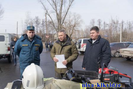 Волгоградская область поставила в ЛНР пожарную технику и оборудование