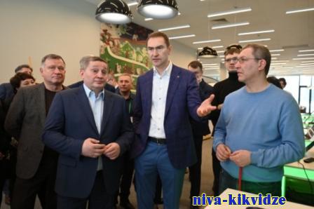 Губернатор Андрей Бочаров провел рабочую встречу с руководством Сбера