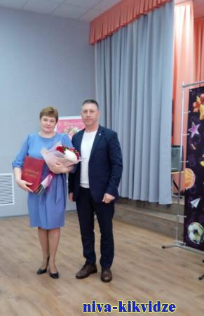 Глава Киквидзенского района поздравил с юбилеем педагога Преображенской средней школы