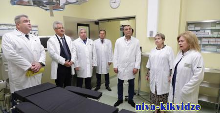 Парламентарии вместе с директорами промышленных предприятий обсудили модернизацию областной онкологической службы