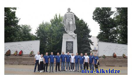 Участники автопробега «Дорогами Победы» посетили памятные места Краснодарского края