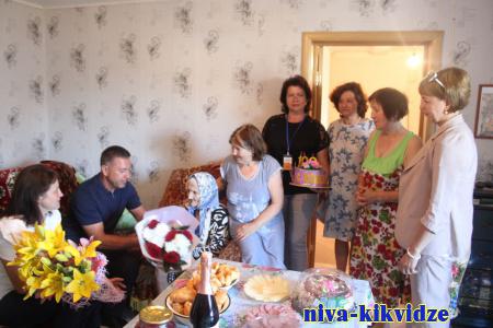 На все сто: жительница села Мачеха Мария Максимовна Бочкарёва отметила вековой юбилей