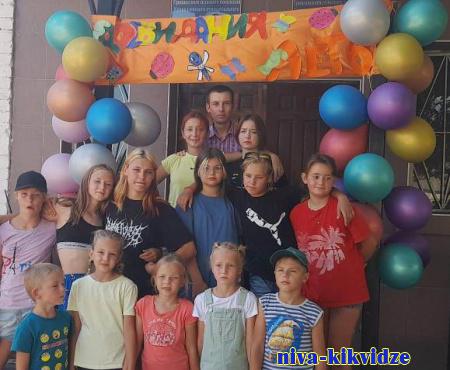 Крутологовские дети весело попрощались с тёплым летом