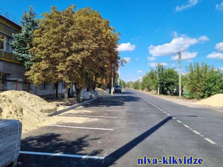 Волгоградские дорожники отремонтировали дорогу в пгт Станица Луганская ЛНР