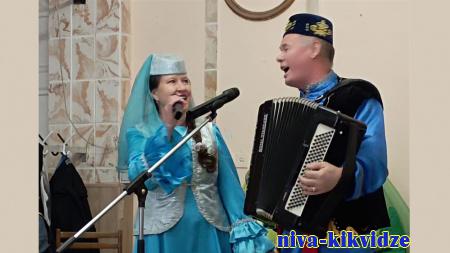 Волгоградский татарский ансамбль передал средства от концерта бойцам СВО
