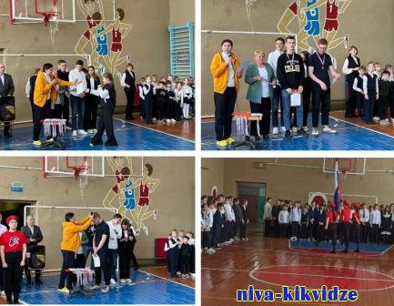 Победителям внутришкольных мероприятий Преображенской СШ вручили грамоты  на торжественной линейке