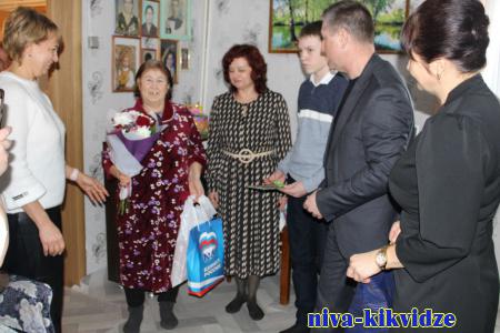 Глава Киквидзенского муниципального района поздравил ветерана с 81-й годовщиной Сталинградской Победы