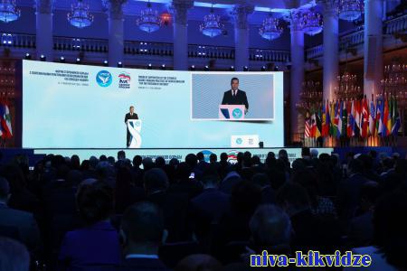 Эпоха однополярного миропорядка завершена: «Единая Россия» провела первый международный форум «За свободу наций!»