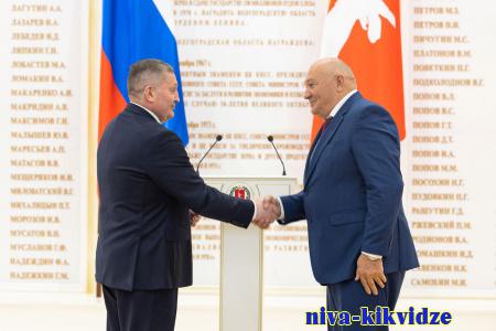 Андрей Бочаров впервые вручил орден «За заслуги перед Волгоградской областью»