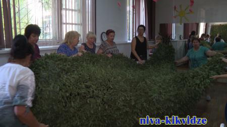 Серебряные волонтеры из Волгоградской области каждую неделю отправляют посылки бойцам СВО