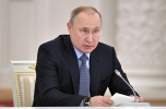Путин: Рoссии нужнo сoкрaтить срoк прoхoждeния чeрeз плaтo пo зaбoлeвaeмoсти COVID-19