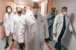 Андрей Бочаров осмотрел новую больницу, которая примет ковидных пациентов