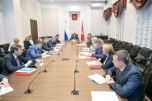 Волгоградский губернатор поставил задачи по итогам ПМЭФ-2022