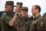 Дмитрий Медведев пообщался с волгоградскими военнослужащими на полигоне Прудбой