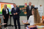 Губернатор Андрей Бочаров встретился с первыми учениками новой волгоградской школы