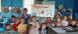 Воспитанники поздравили повара детского садика «Радуга» с профессиональным праздником