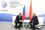 Андрей Бочаров и Александр Беглов провели рабочую встречу на площадке газового форума