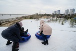 В Волгограде рассказали, как уберечь детей от травм в зимние праздники