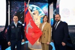 Стенд Волгоградской области на ВДНХ посетил космонавт Дмитрий Петелин